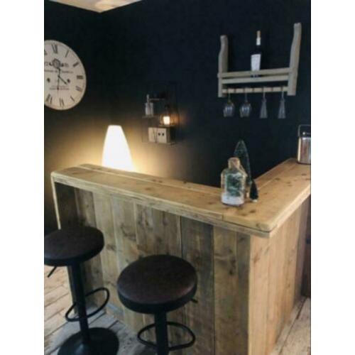 Kadotip:steigerhout: wijnrek + kaasplank + 2 kandelaars.