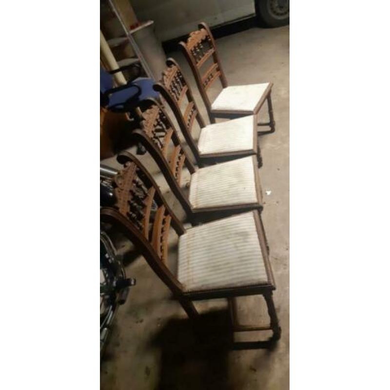 antieke stoelen