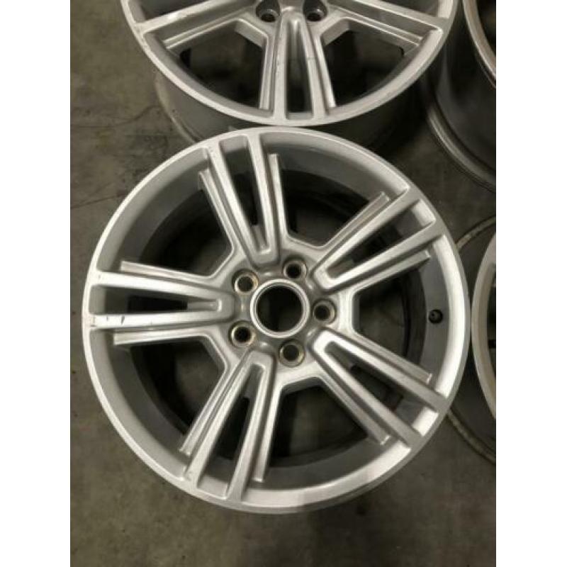 4 LM originele Ford Mustang Velgen
