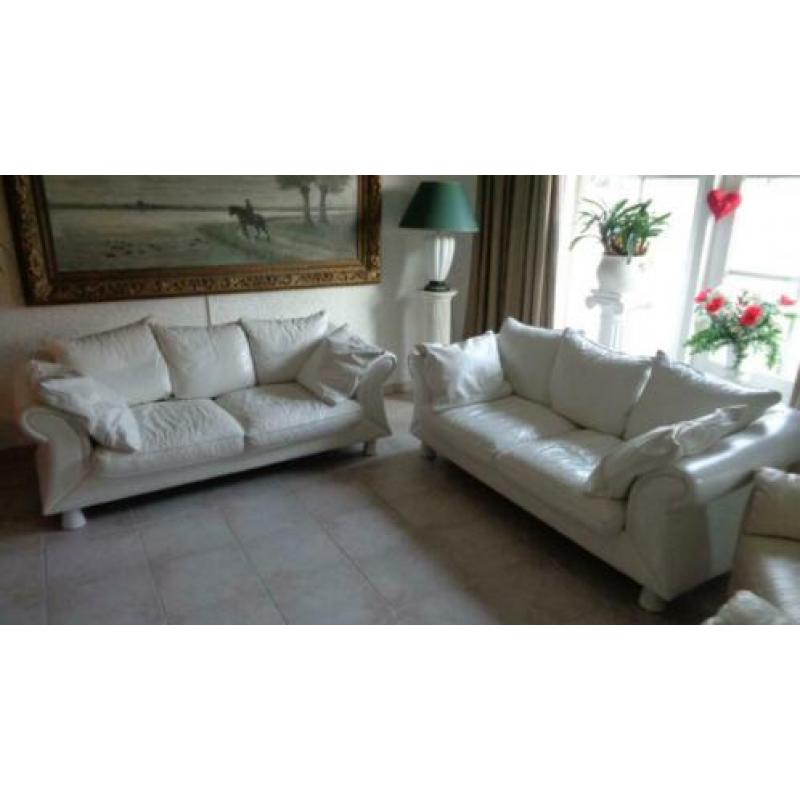 Te koop: 2x pilotenleer tweezitter / driezitter (wit)