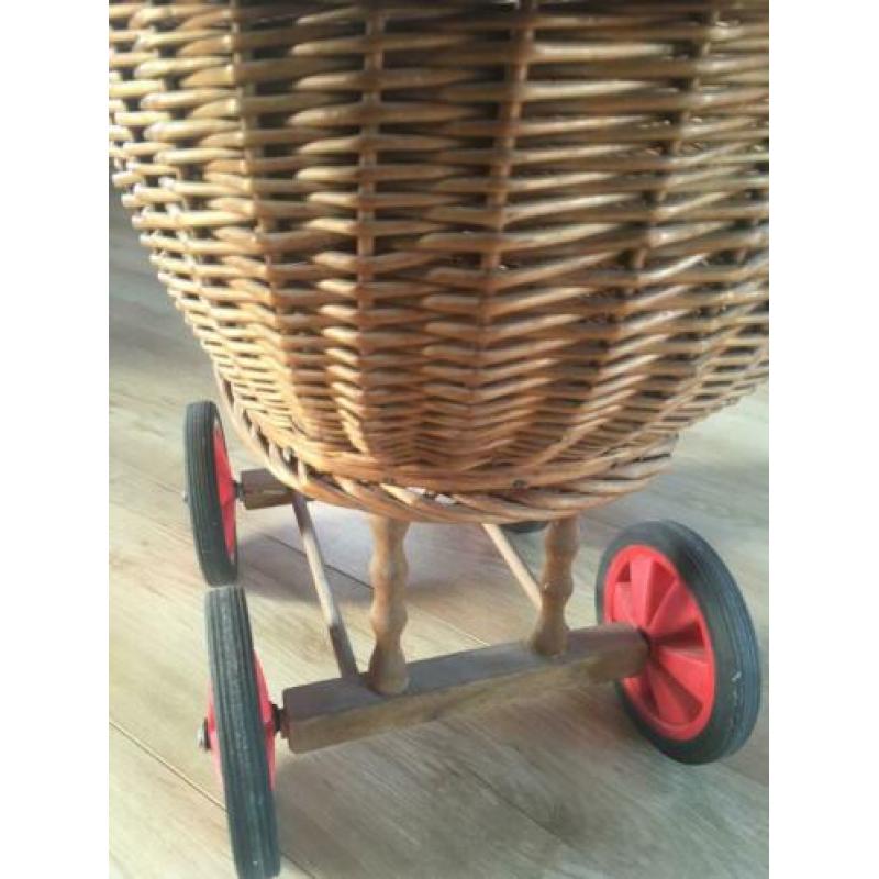Rieten poppenwagen, duwkar, poppen car, duwwagen