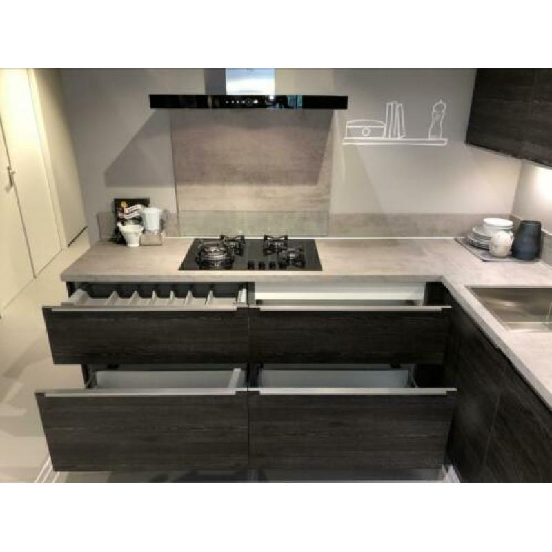 Luxe complete houten keuken! >>MOET WEG<<