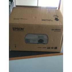 Epson EH TW 5210 FullHD Homecinema beamer incl reserve lamp