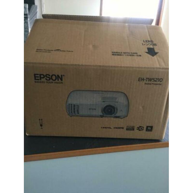 Epson EH TW 5210 FullHD Homecinema beamer incl reserve lamp