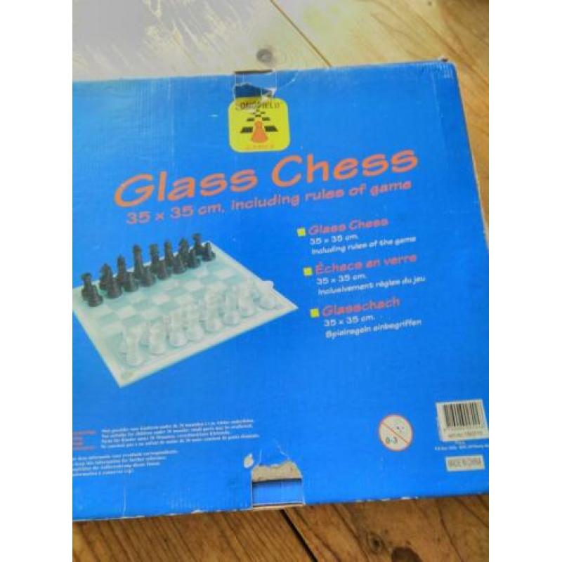 Glazen schaakspel ,zo goed als nieuw