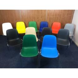 Nieuwe kantinestoelen vele kleuren stapelstoelen zaalstoelen