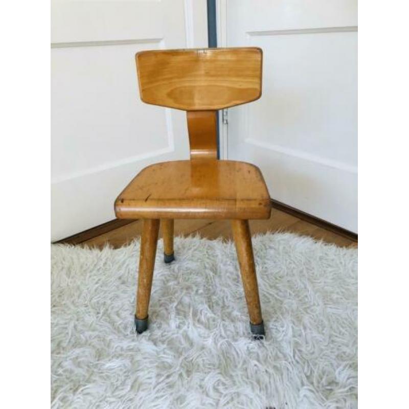 Schoolstoeltje vintage stoeltje school kleuterschool retro