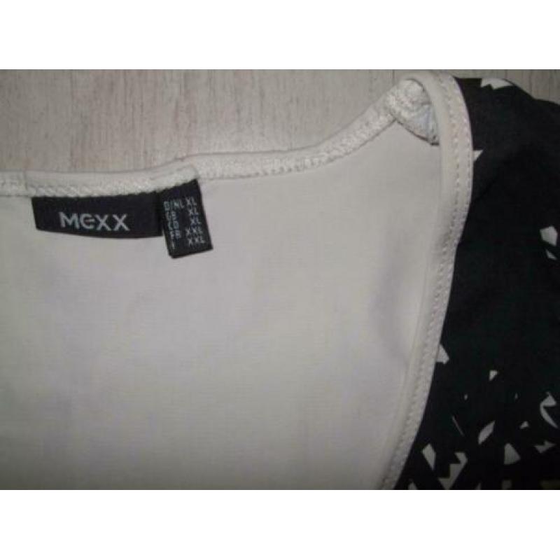 wit-zwart stretch sportshirt van Mexx mt M