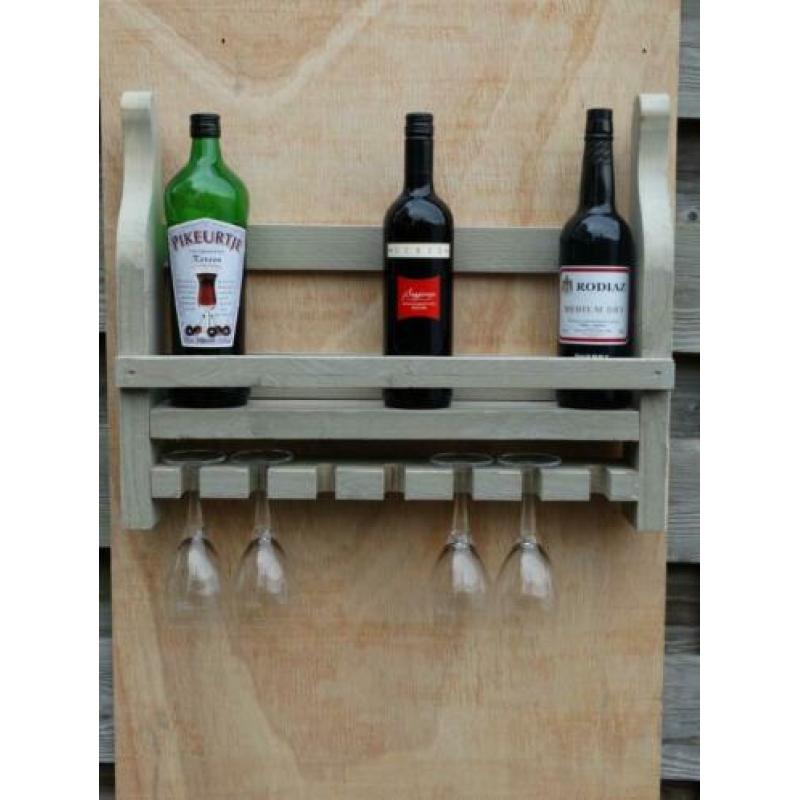 Kadotip:steigerhout: wijnrek + kaasplank + 2 kandelaars.
