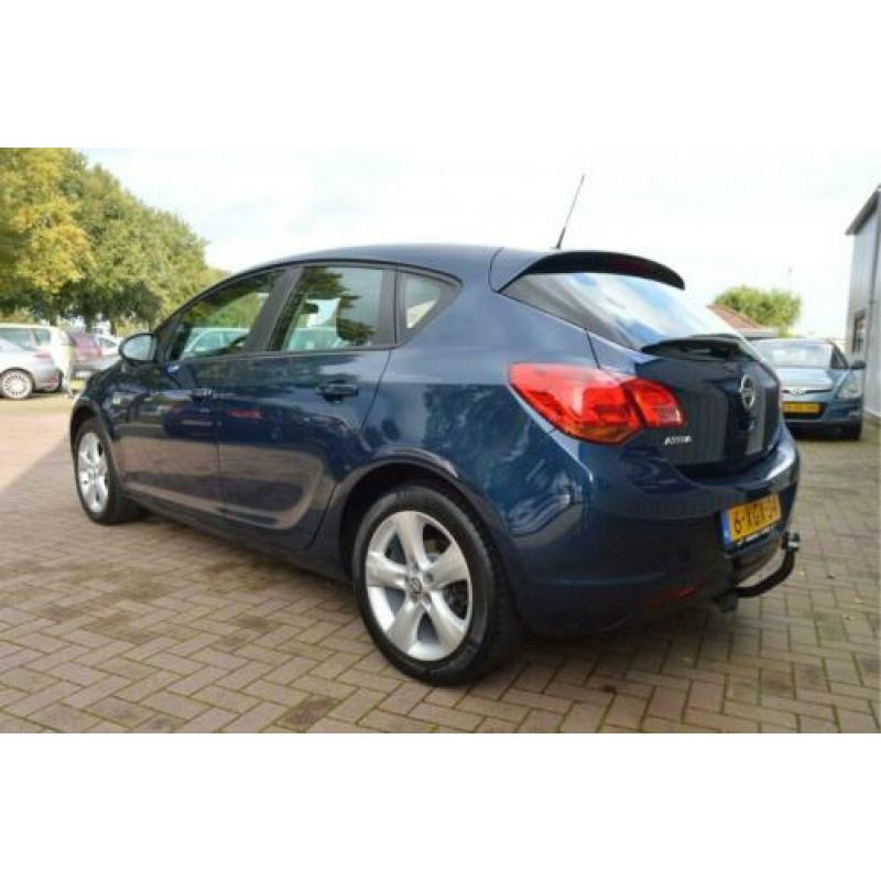 Opel Astra 1.6 Edition Nieuwe APK B.J 2012 (bj 2012)
