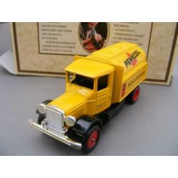 1934 Mack tanker, Lledo days gone DG27 42007,Penzoil