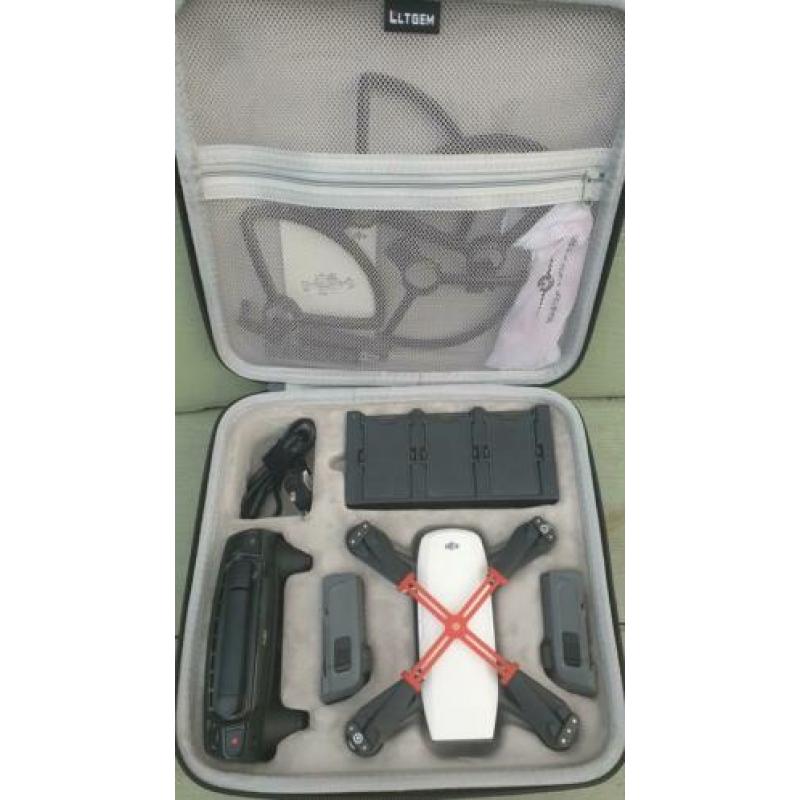 DJI Spark fly more combo inclusief 3 batterijen