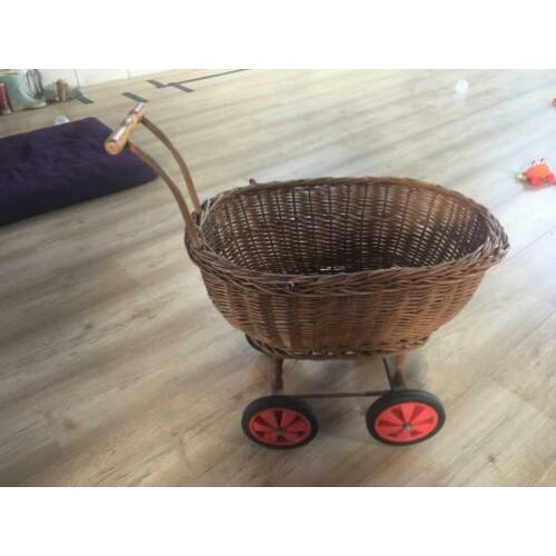 Rieten poppenwagen, duwkar, poppen car, duwwagen