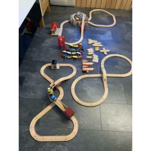 Houten treinbaan te koop!