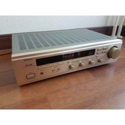 Denon DRA-455 stereo receiver.