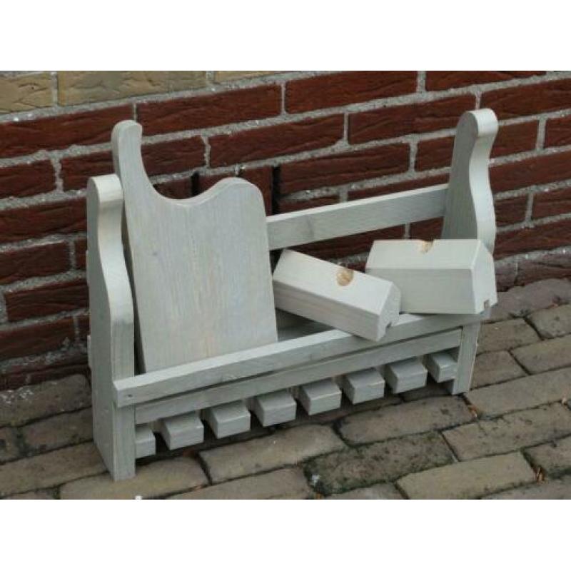 Kadotip:steigerhout: wijnrek + kaasplank + 2 kandelaars.