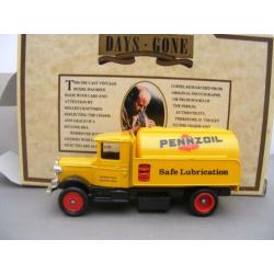 1934 Mack tanker, Lledo days gone DG27 42007,Penzoil