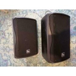2x Electro-Voice EV ZX1-90 speaker