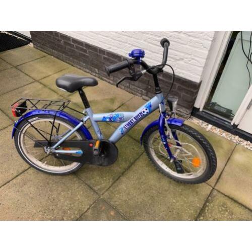 Leuke blauwe kinderfiets 18 inch met voetbalopdruk