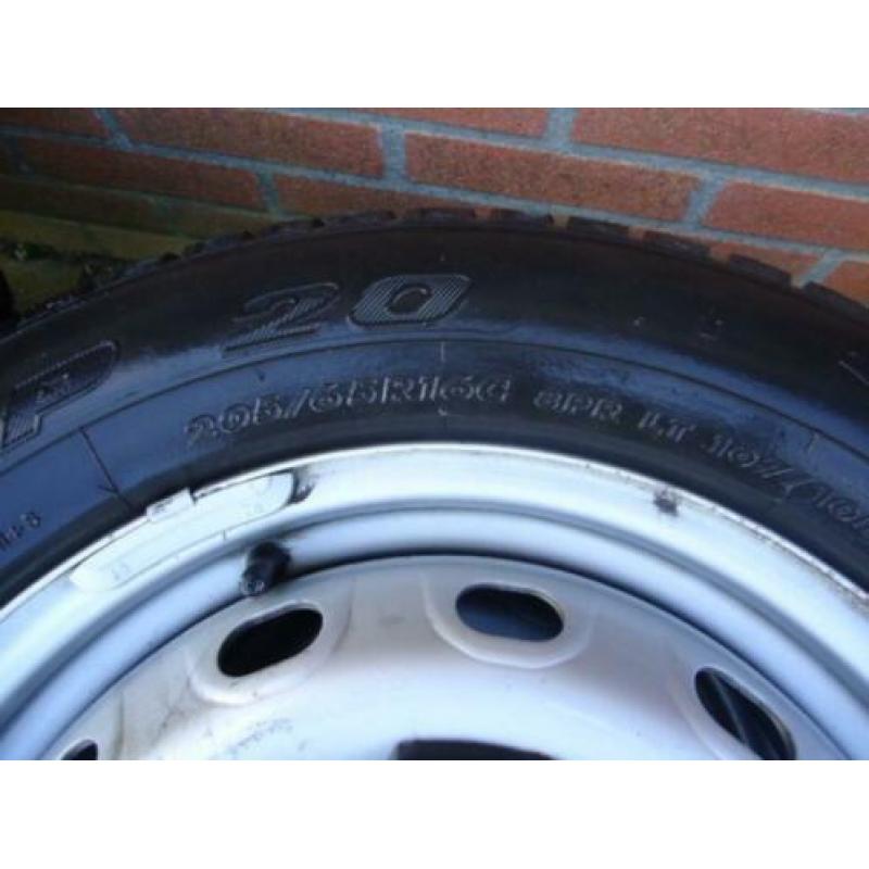 Winterbanden set Opel Vivaro 2014-2019