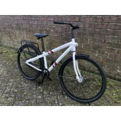 Van Moof Special Edition Tommy Hilfiger Damesfiets 28”