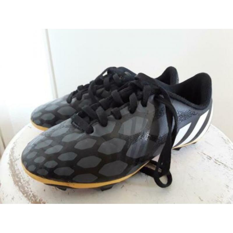 ADIDAS voetbalschoenen maat 32
