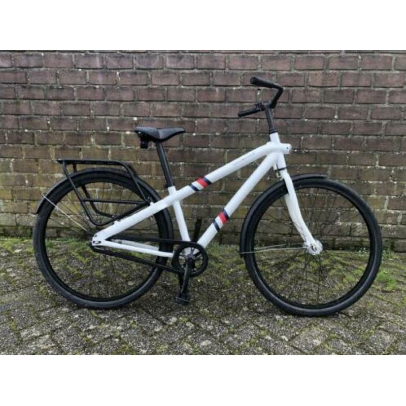 Van Moof Special Edition Tommy Hilfiger Damesfiets 28”