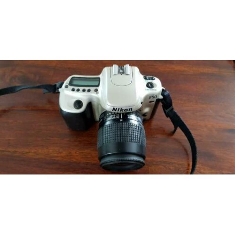 Nikon F50D Spiegelreflex analoge camera