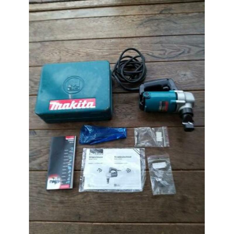 Makita JN 3200 knabbelschaar.