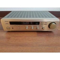 Denon DRA-455 stereo receiver.