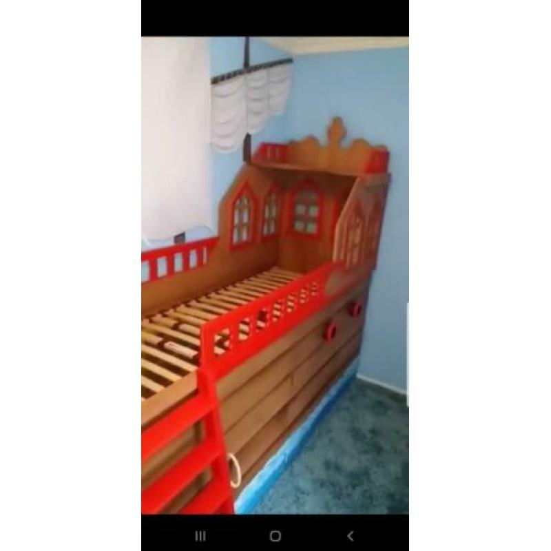 Kinderkamer kapitein haak