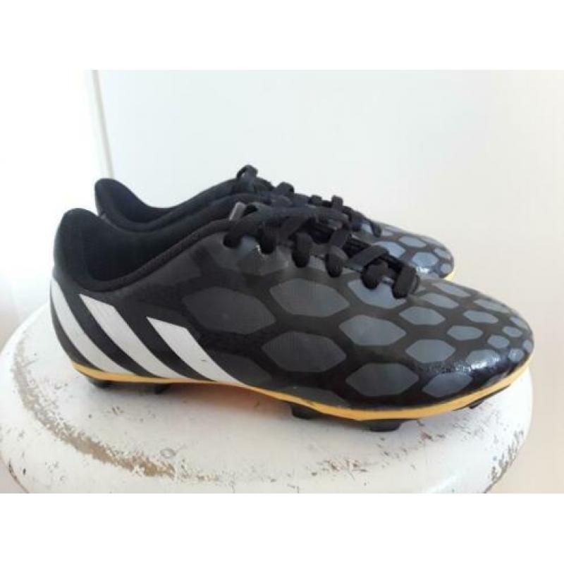 ADIDAS voetbalschoenen maat 32