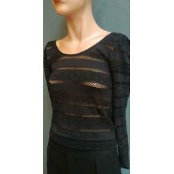 Zwarte stretch top van Guess met opengewerkte stukken (MT S)