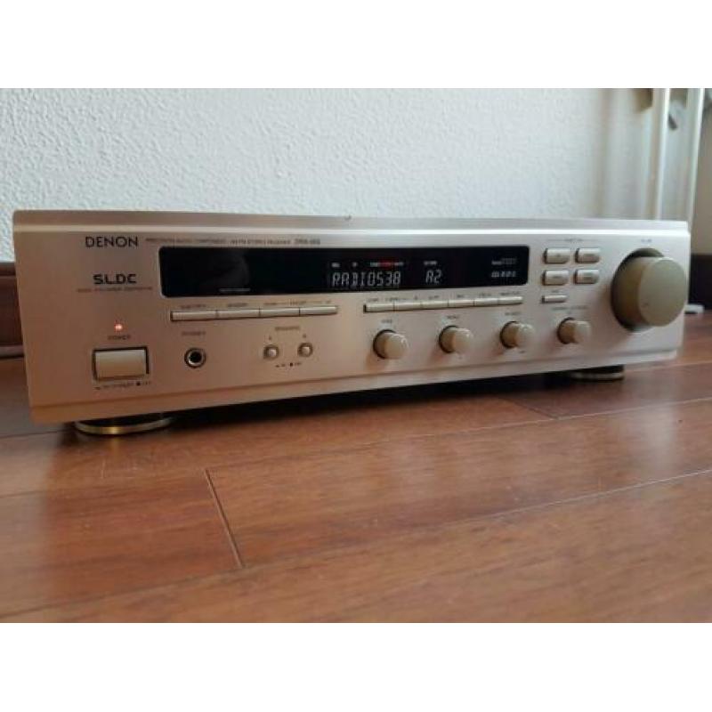 Denon DRA-455 stereo receiver.
