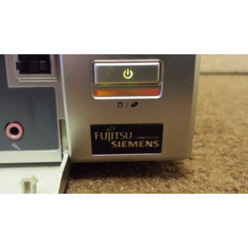 Mediacenter PC Fujitsu SCALEO C P4 3.0GHz HT