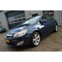 Opel Astra 1.6 Edition Nieuwe APK B.J 2012 (bj 2012)