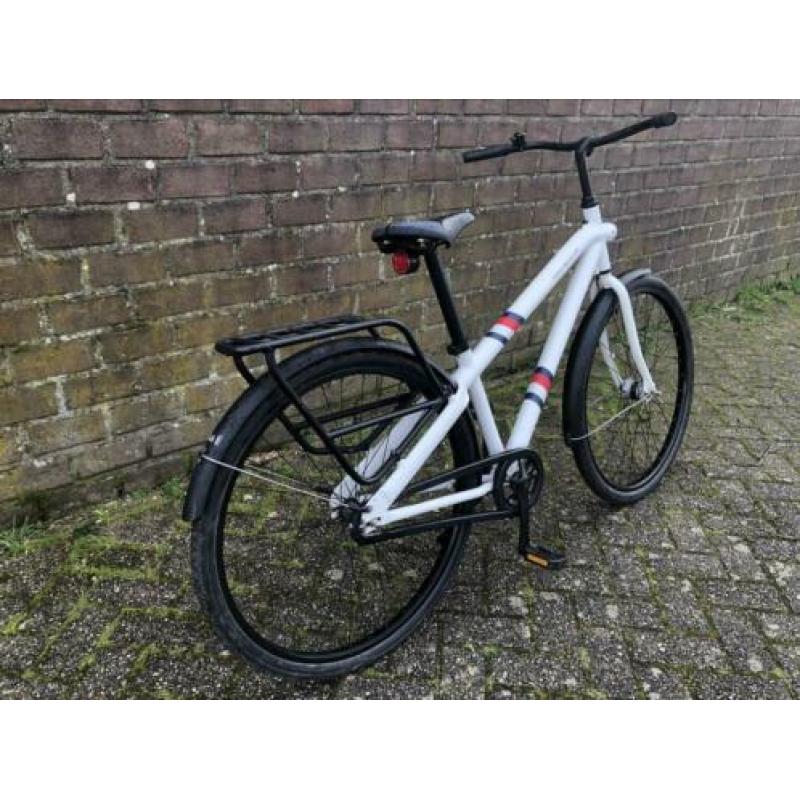 Van Moof Special Edition Tommy Hilfiger Damesfiets 28”