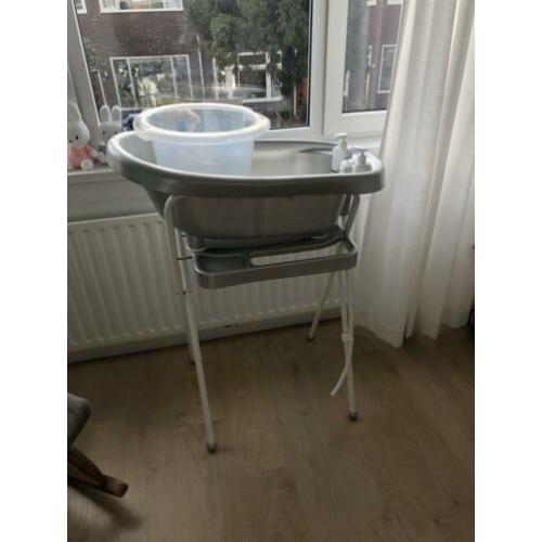 Bebejou badje met standaard en tummytub zilver/grijs