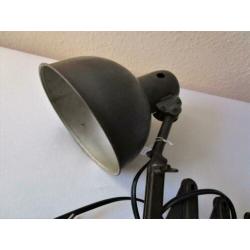 Antieke industriële wandlamp