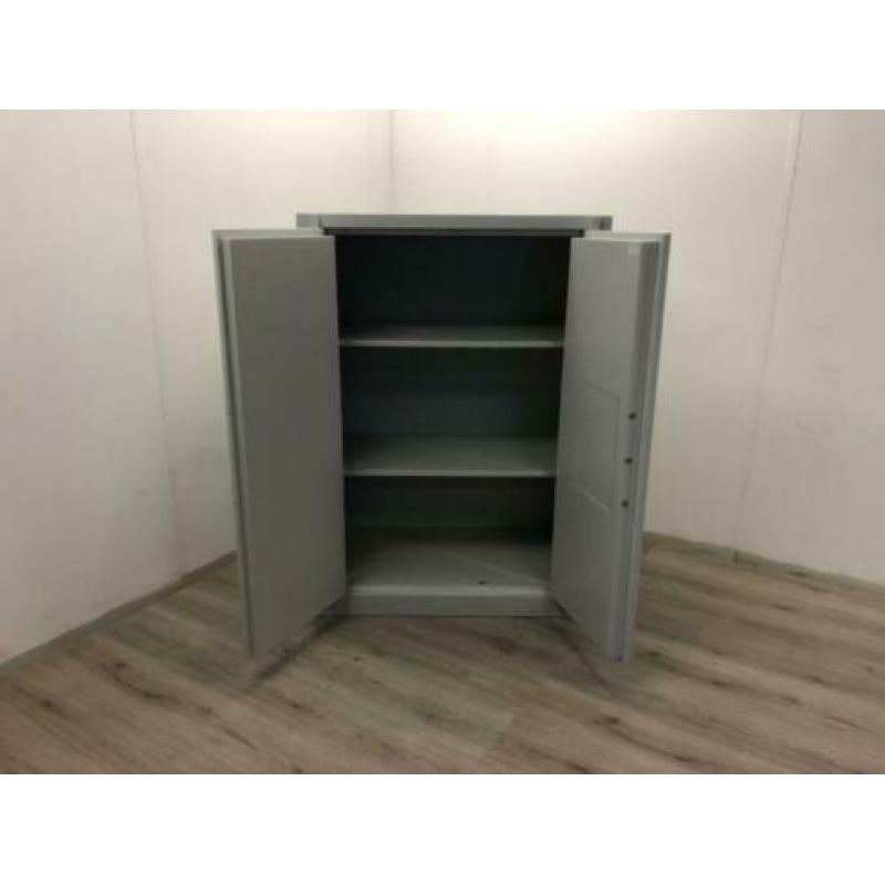 Brandwerende kast van Overtoom 135 cm hoog