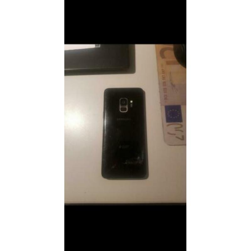 Samsung S9, achterkant beschadigt. Inc. Lader en Verpakking