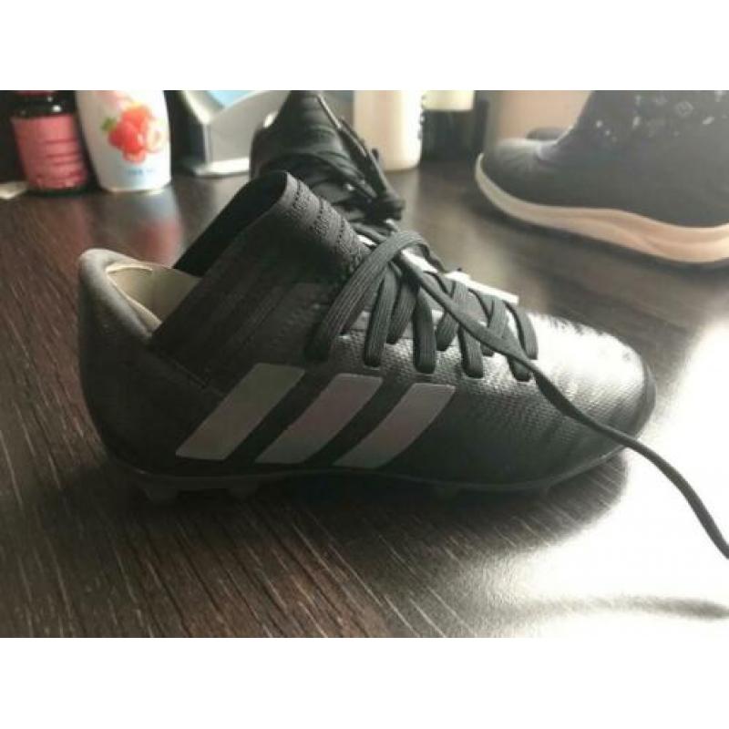 Adidas Nemeziz jr zwart mt33 nieuw