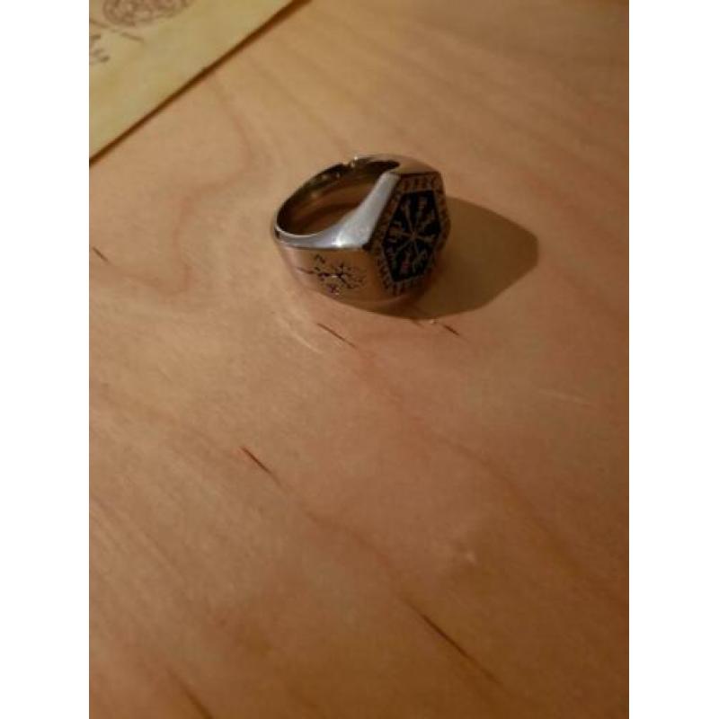 Vegvisir of Viking Compass ring maat 22