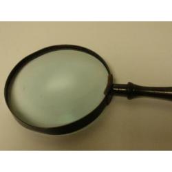 Antiek vergrootglas / loep met mooi bewerkt bronzen handvat