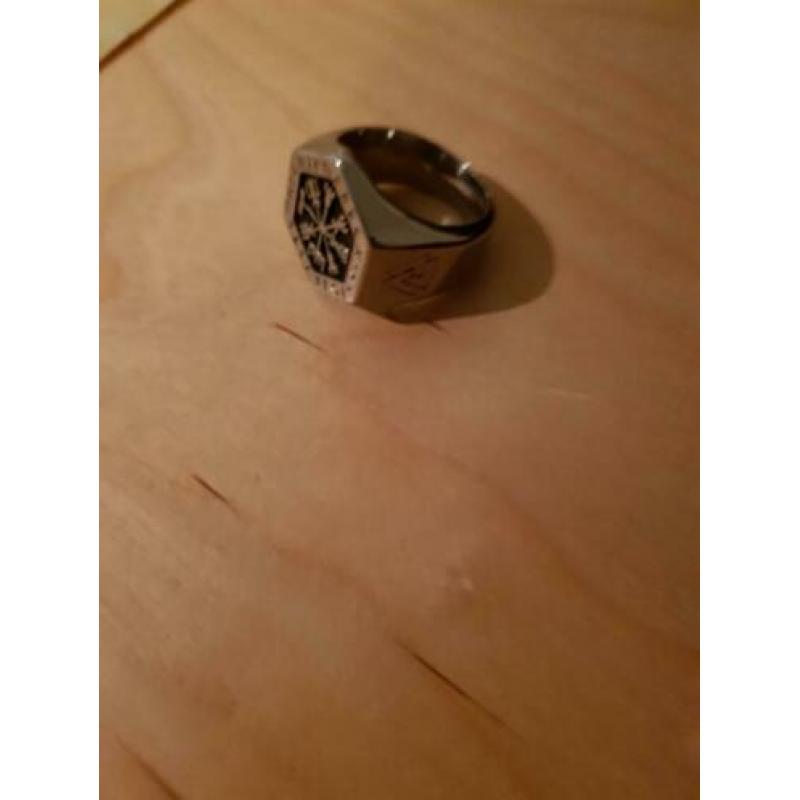 Vegvisir of Viking Compass ring maat 22