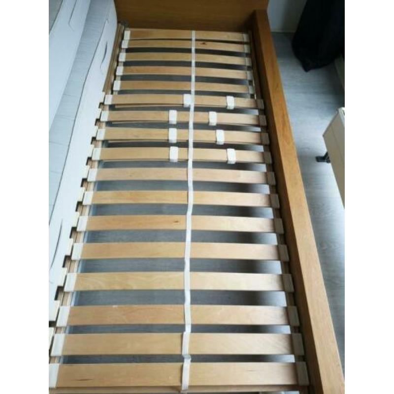 180 * 220 bed ikea malm + lattenbodem 90 en matrassen