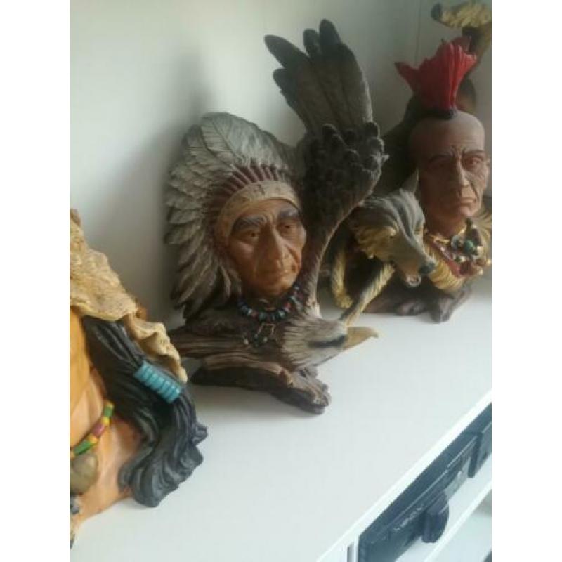 Grote indianen beelden (+/- 40 cm) hoog