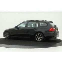 BMW 3 Serie Touring 320i Business Line *Lees advertentie* |