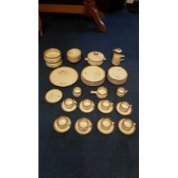 Uitgebreid puntgaaf Engels Servies Denby memories