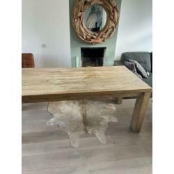 mooie houten eettafel met 6 stoelen